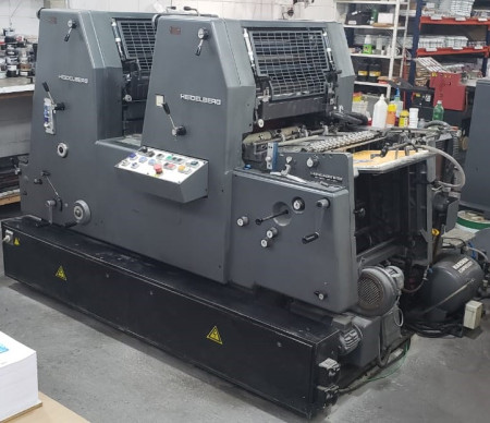 HEIDELBERG GTO 52 BICOLOR, ANO 1988, SEM REVERSÃO, ALCOLOR ORIGINAL, FORMATO 360 X 520 MM, C/ SISTEMA DE NUMERAÇÃO, ACOMPANHA NUMERADORES, PULVERIZADOR, TRABALHANDO A TODA PROVA ! VALOR R$ 83.000,00